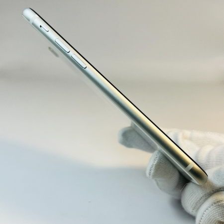 iPhone SE 2022 б/у Состояние "Хороший"