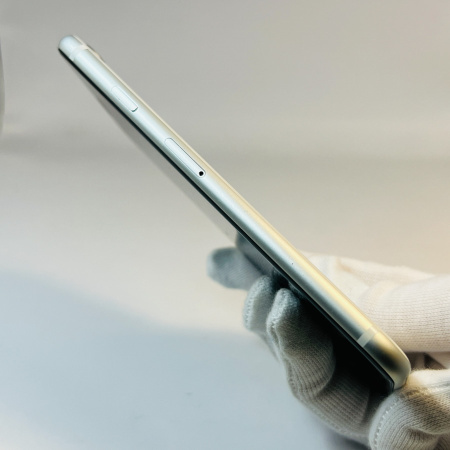 iPhone SE 2022 б/у Состояние "Хороший"