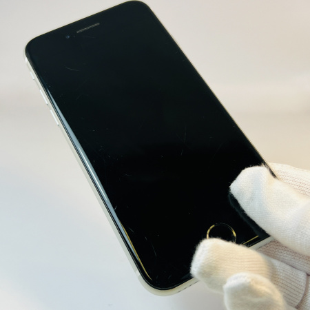 iPhone SE 2022 б/у Состояние "Хороший"
